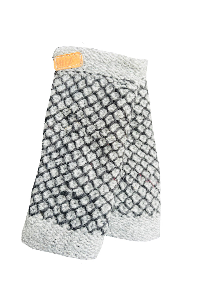 Hand warmers and gloves, hand warmer gloves, hand warmers gloves fingerless, hand warmer in glove, gloves with hand warmers | Shop Now  Miz Collection 