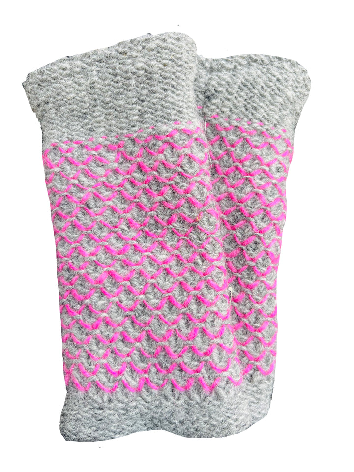 Hand warmers and gloves, hand warmer gloves, hand warmers gloves fingerless, hand warmer in glove, gloves with hand warmers | Shop Now  Miz Collection 