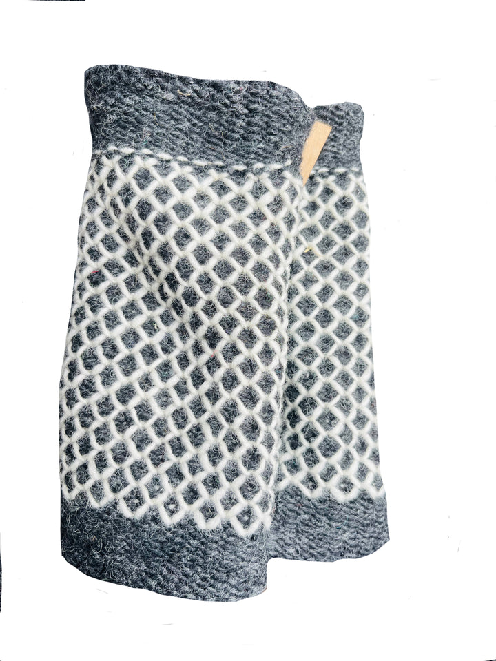 Hand warmers and gloves, hand warmer gloves, hand warmers gloves fingerless, hand warmer in glove, gloves with hand warmers | Shop Now  Miz Collection 