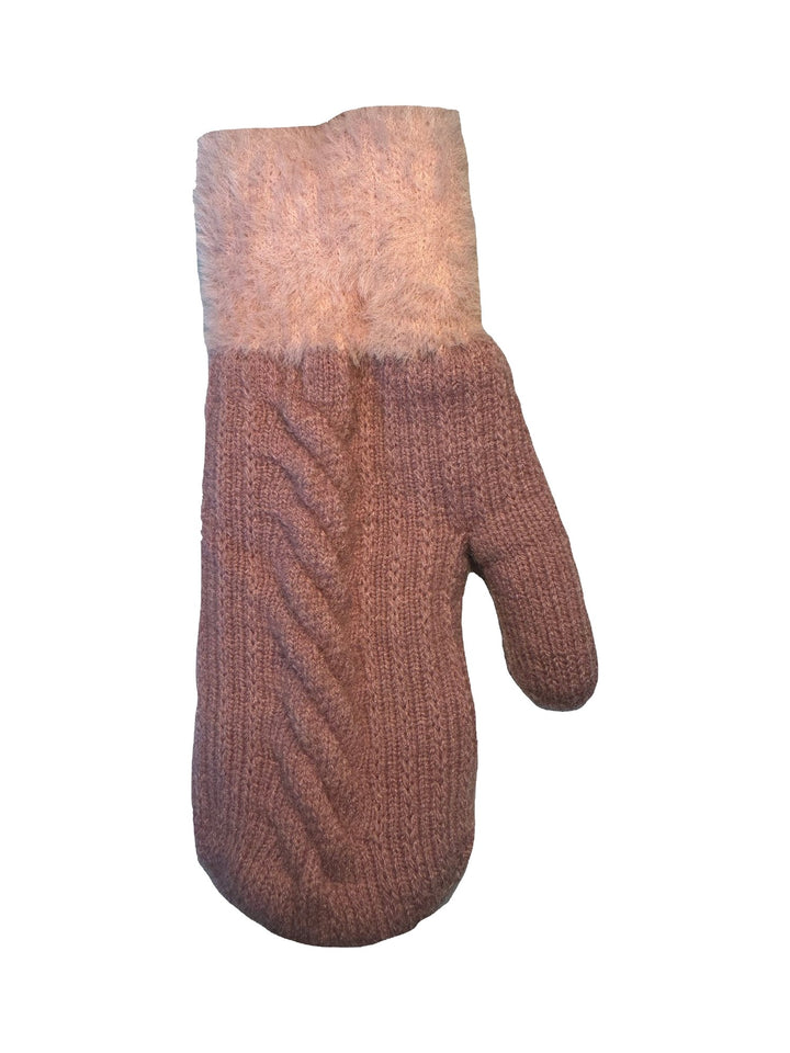 Cable-knit mittens in pink